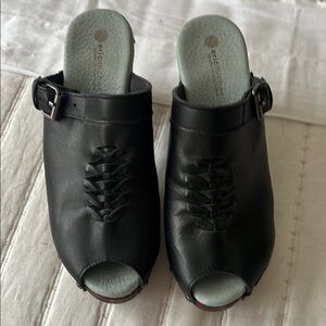 Eric Michael- made in Portugal wooden clog shoe with peep toe  Size 38